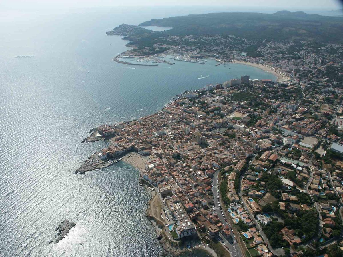 Villa Avinguda Montgo L' Escala Esterno foto