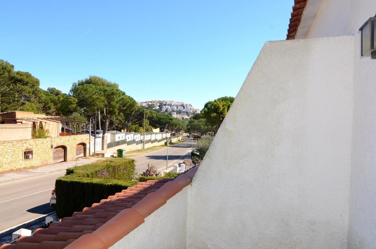 Villa Avinguda Montgo L' Escala Esterno foto